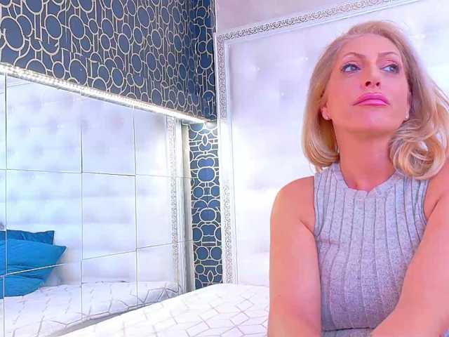 karissia-x live cam on BongaCams