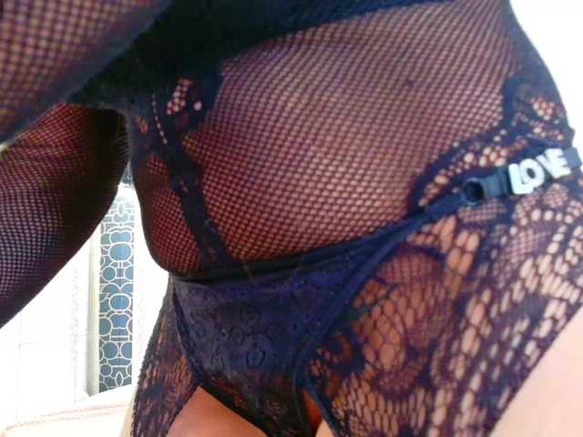 karissia-x live webcam show