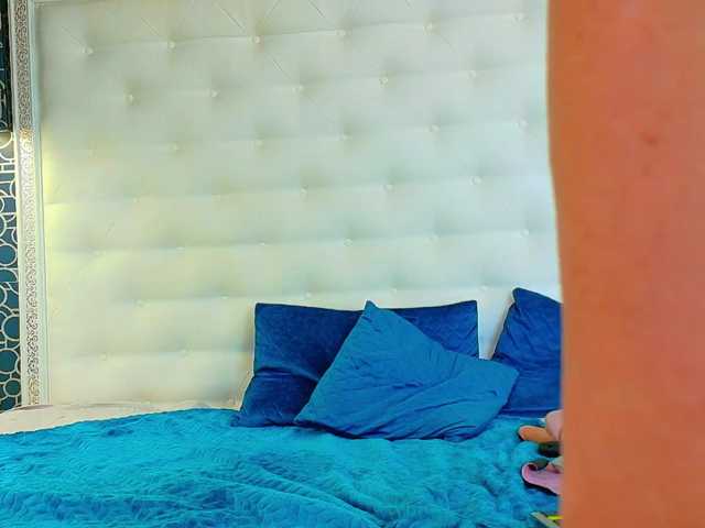 Karissia-X live cam on BongaCams