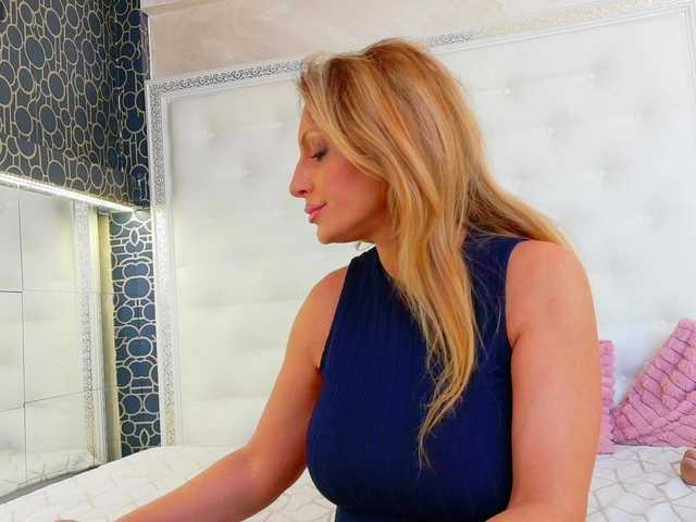 karissia-x live cam on BongaCams