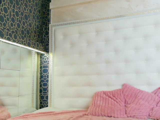 karissia-x live cam on BongaCams