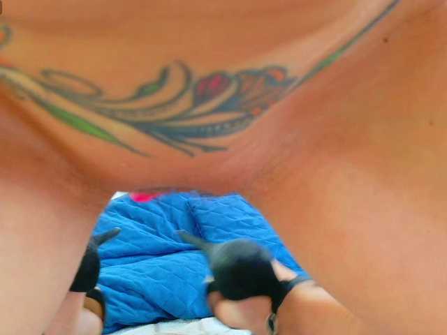 karissia-x live cam on BongaCams