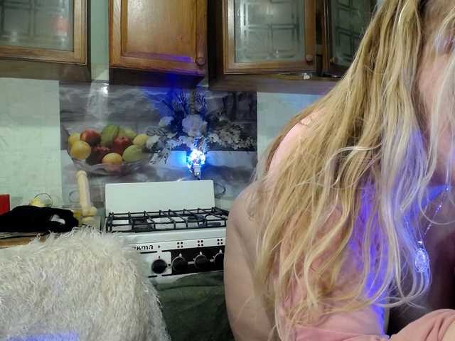 XHelenaX99's BongaCams show and profile