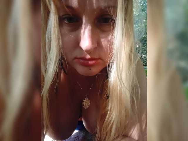 XHelenaX99 live webcam show