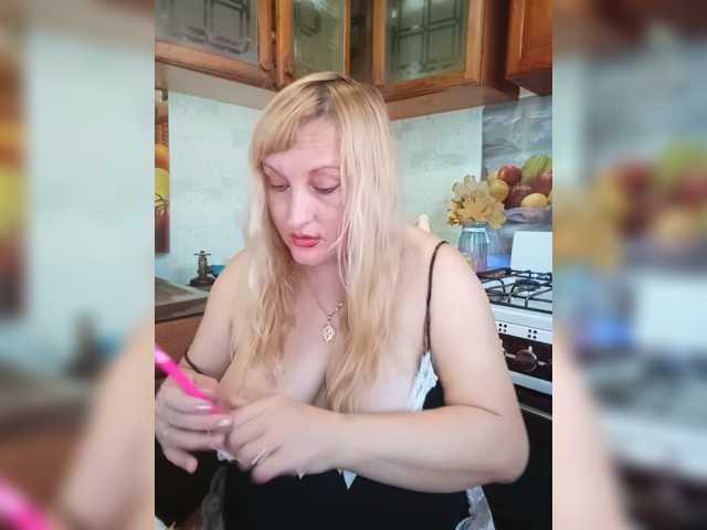 XHelenaX99 live cam on BongaCams