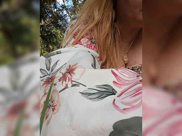 XHelenaX99 webcam