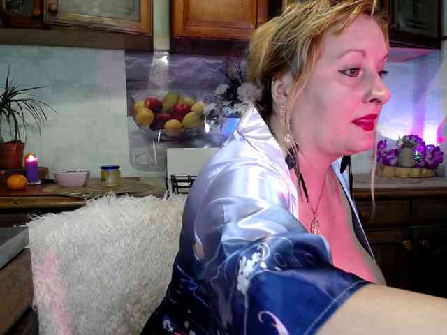 XHelenaX99 webcam