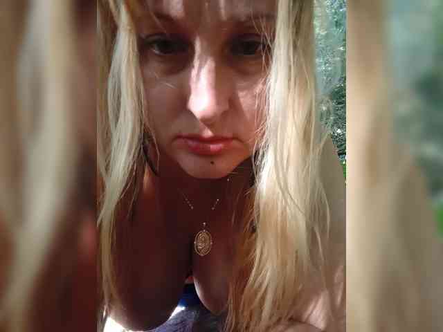 XHelenaX99 webcam