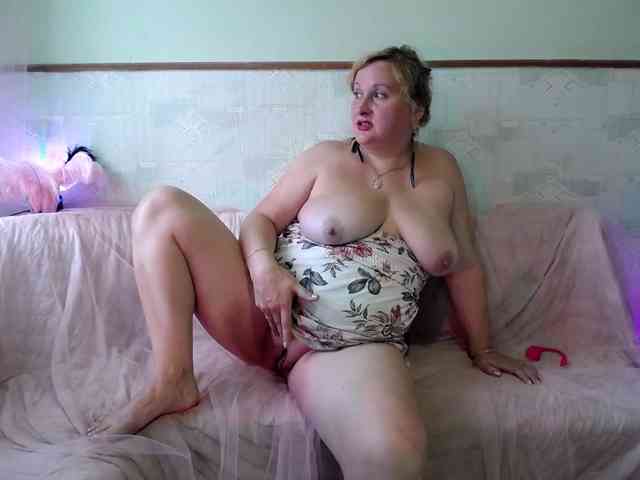 Xhelenax99's cam show statistics and live stream