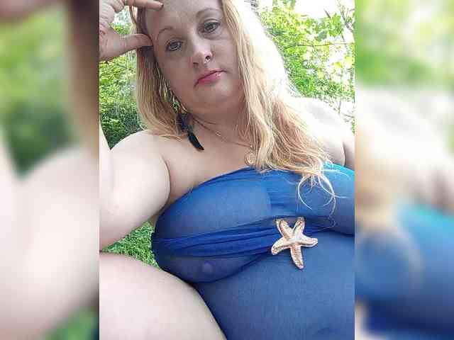 XHelenaX99 webcam