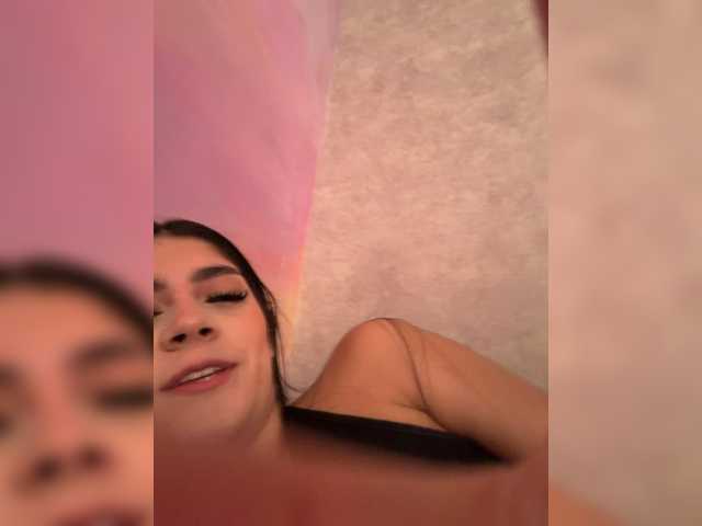 amy-saenz live cam on BongaCams