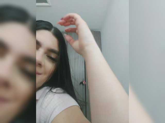 amy-saenz live cam on BongaCams