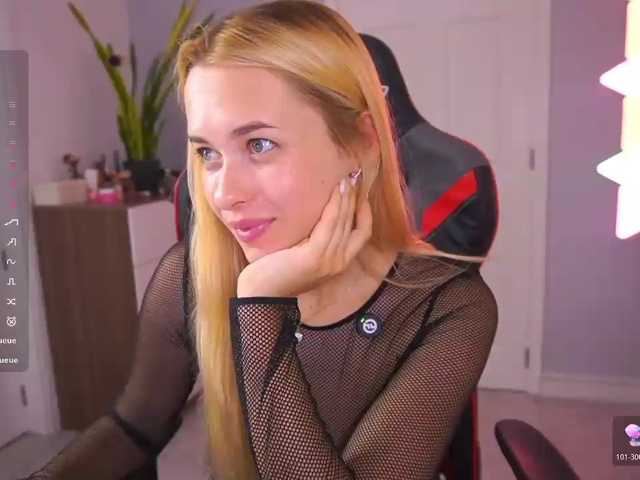 DanikaDillan live cam on BongaCams