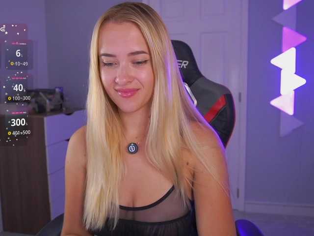 DanikaDillan live cam on BongaCams