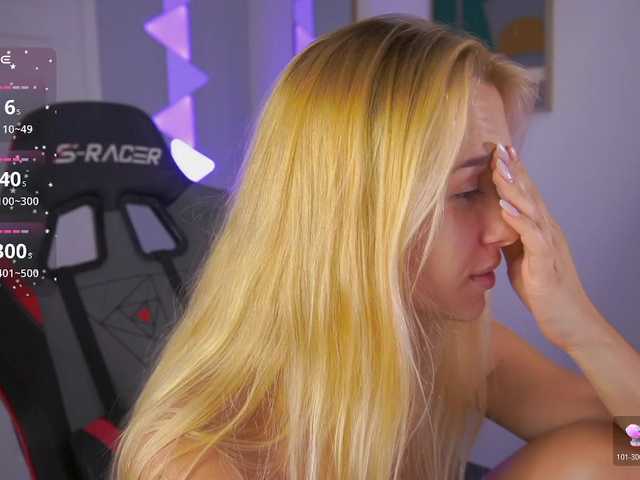 DanikaDillan live cam preview