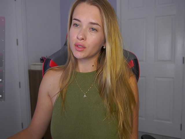 DanikaDillan live cam on BongaCams