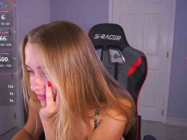 DanikaDillan webcam