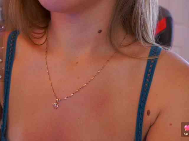 DanikaDillan webcam