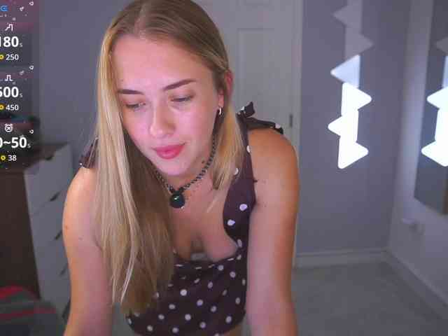 DanikaDillan webcam