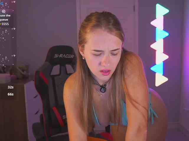 DanikaDillan webcam