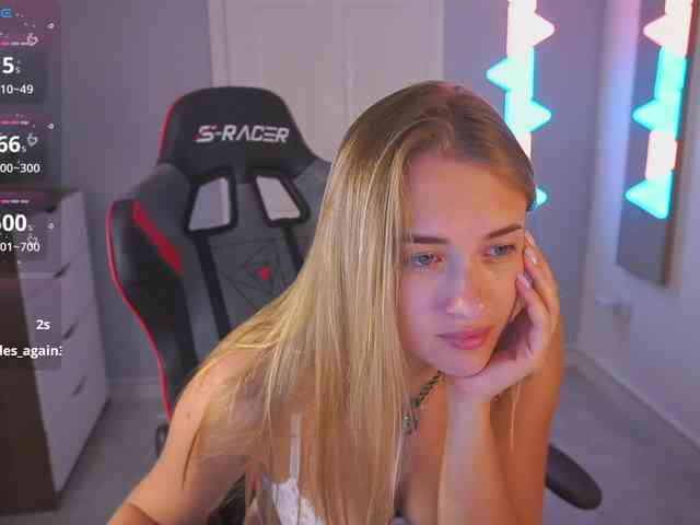 DanikaDillan webcam