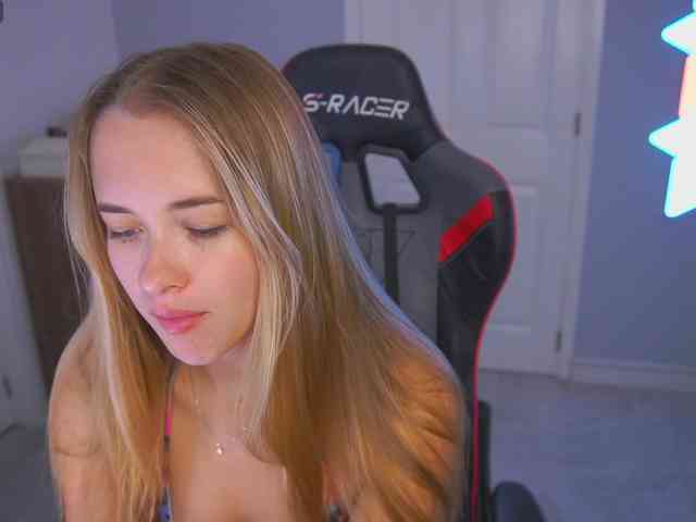 DanikaDillan Sex Cam Show