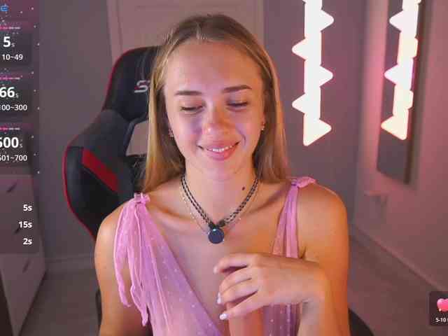 DanikaDillan webcam