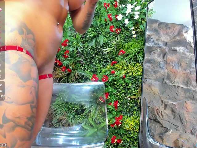 DiamondJo live cam on BongaCams