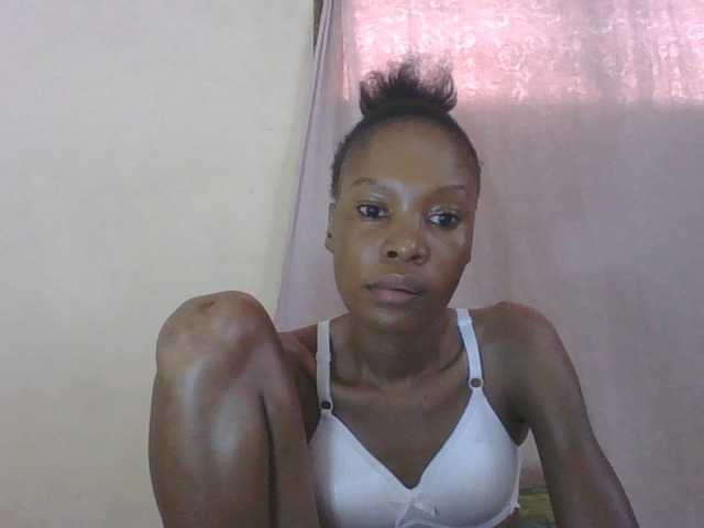 Sweetpetite254 live cam on BongaCams