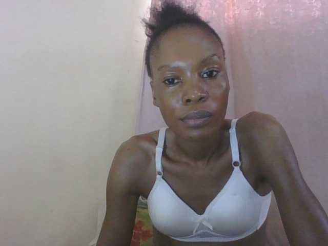 Sweetpetite254 live cam on BongaCams