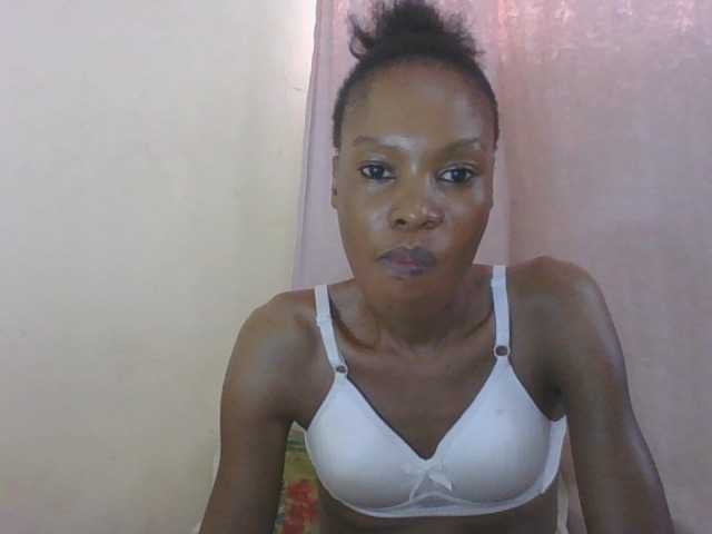 Sweetpetite254 live cam on BongaCams