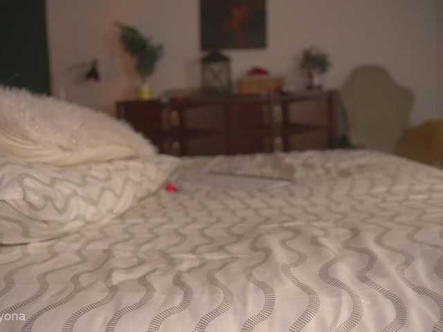 alyonaqueen live cam on BongaCams