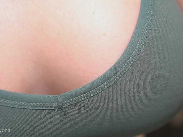 alyonaqueen live webcam show
