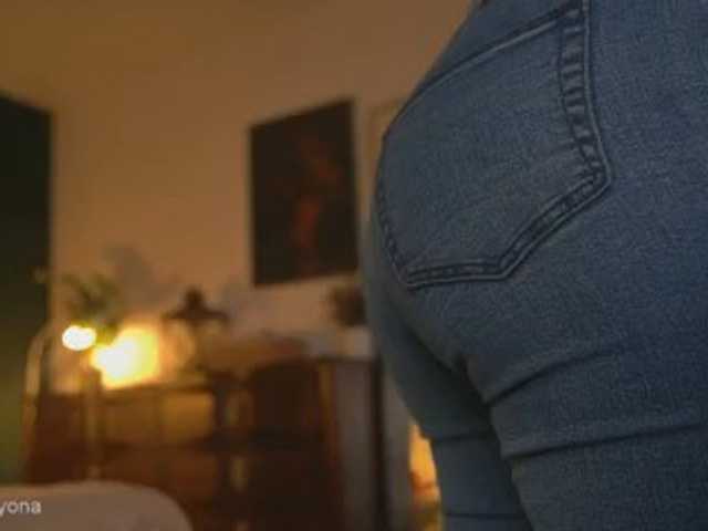 alyonaqueen live cam on BongaCams