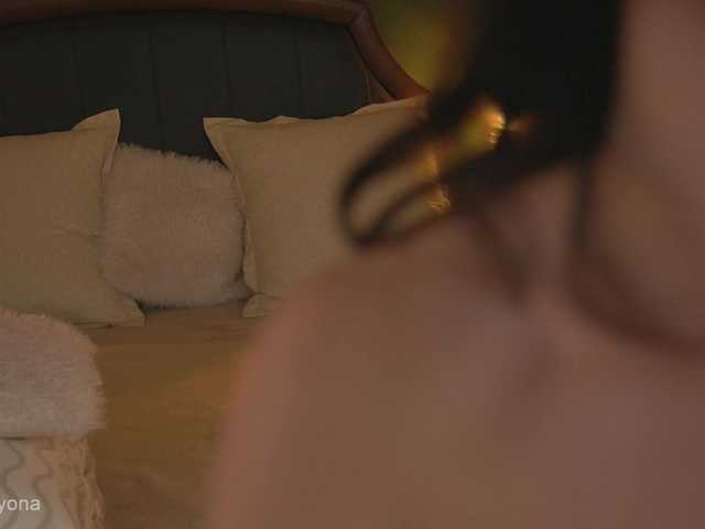 alyonaqueen live cam preview