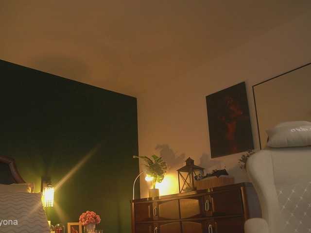alyonaqueen live cam on BongaCams