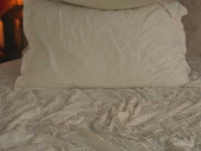 alyonaqueen live cam on BongaCams