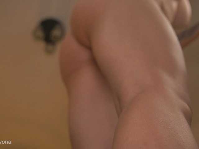 alyonaqueen live cam preview