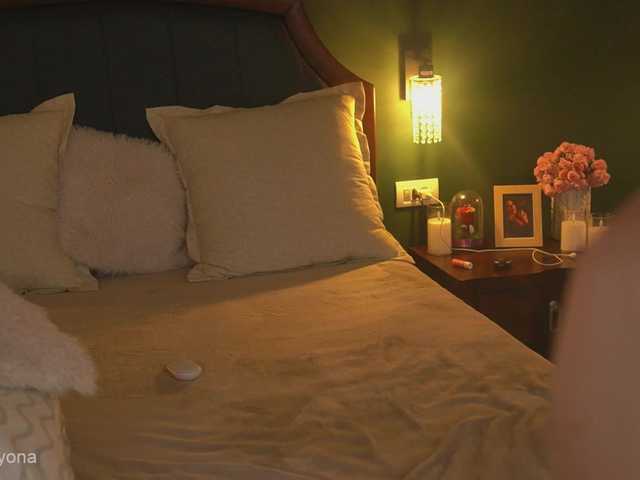 alyonaqueen live cam on BongaCams