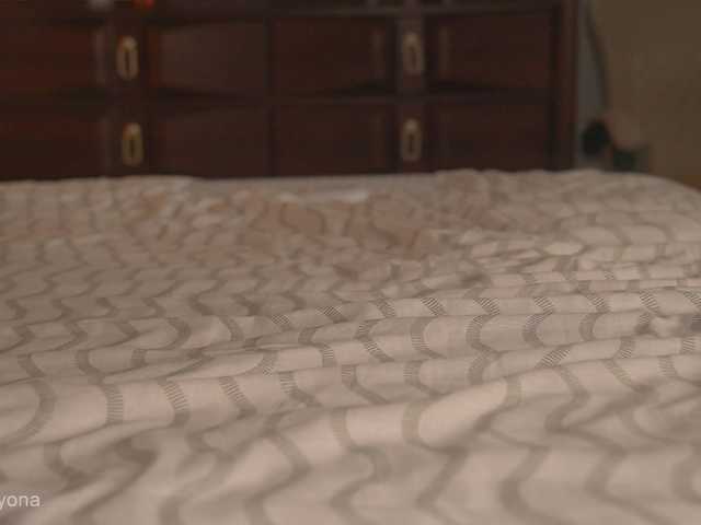 alyonaqueen live webcam show