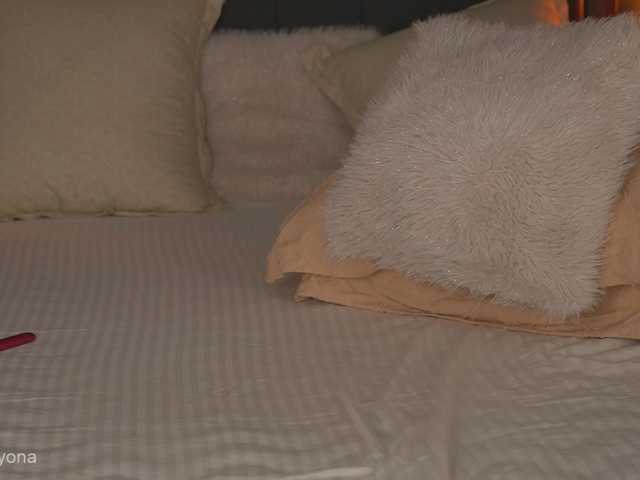 alyonaqueen live cam on BongaCams