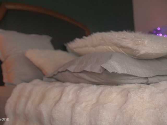 alyonaqueen live cam on BongaCams