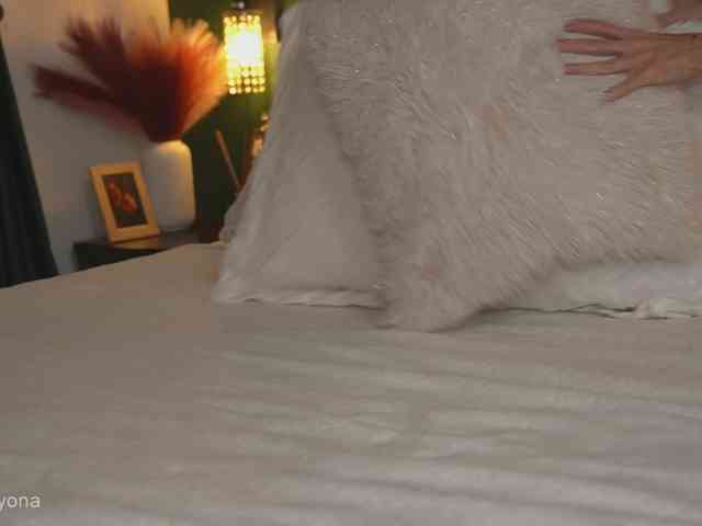 alyonaqueen Live Webcam on BongaCams