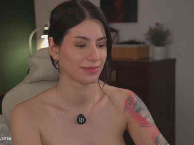 alyonaqueen webcam
