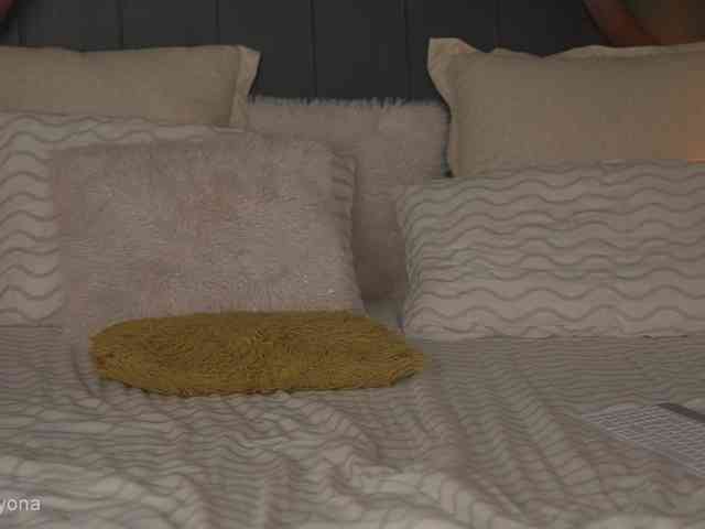 alyonaqueen webcam