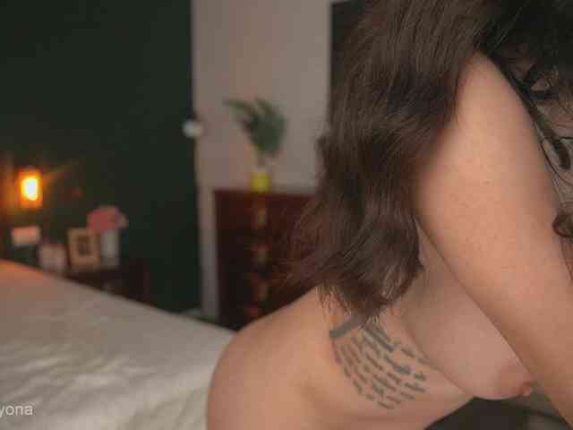 alyonaqueen webcam
