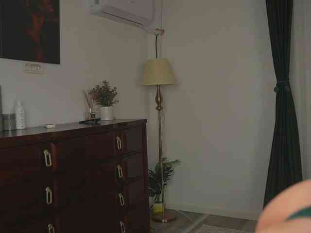 alyonaqueen webcam