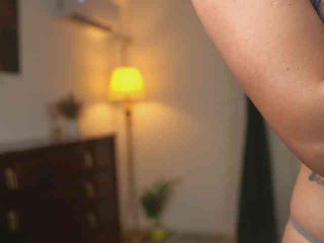 alyonaqueen webcam