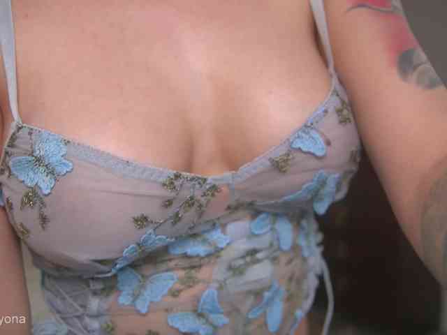alyonaqueen webcam