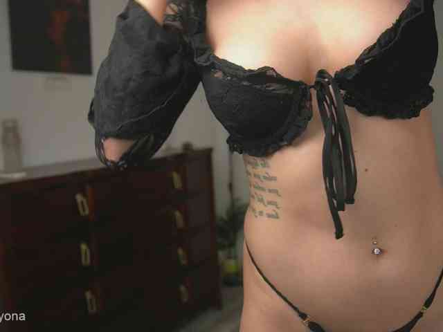 alyonaqueen webcam